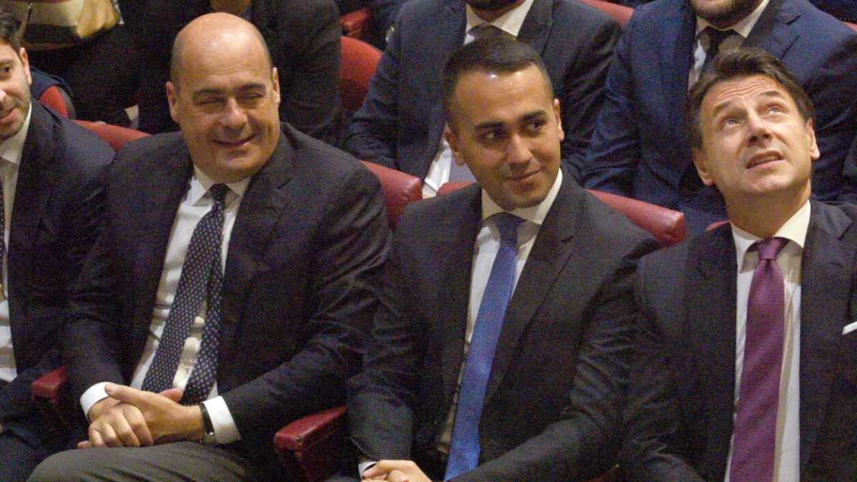 Immagine di La strategia della palude: un gioco sospeso fra Di Maio, Zingaretti e Conte