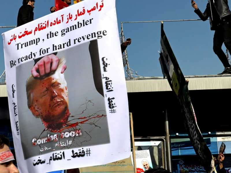 Proteste con gli Stati Uniti a Teheran (foto LaPresse)
