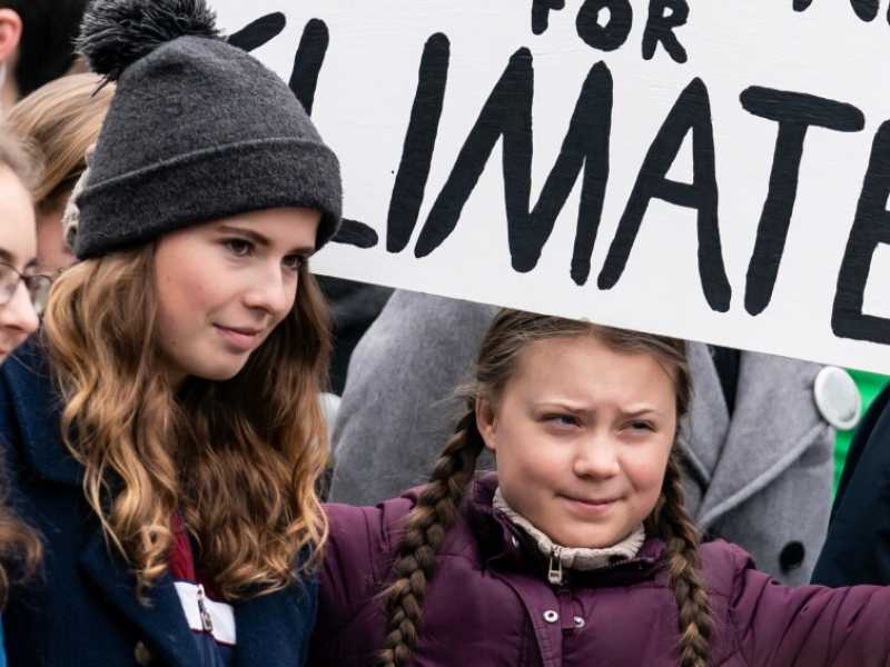 Greta Thunberg durante una manifestazione dei Fridays for future a Berlino (foto LaPresse)