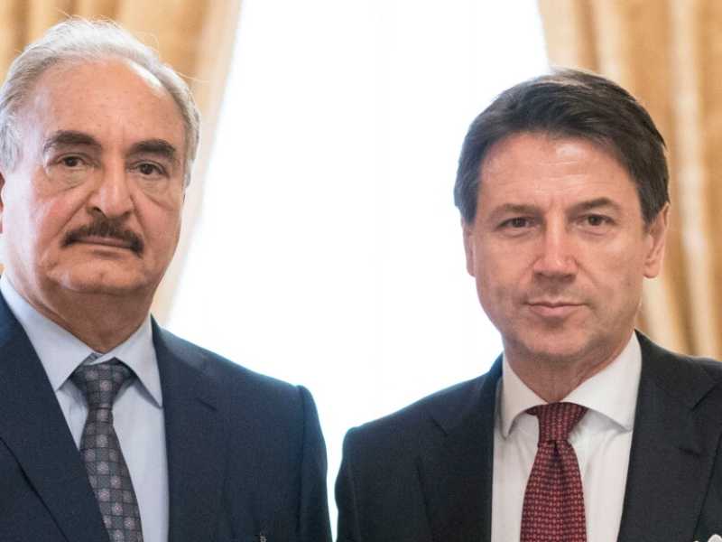 Giuseppe Conte incontra Khalifa Haftar a Palazzo Chigi (foto LaPresse)