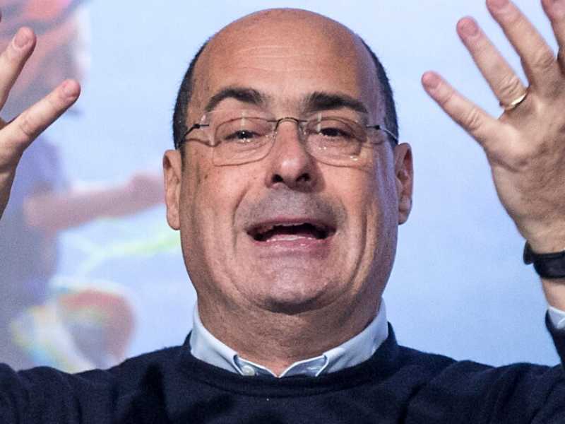 Zingaretti riunisce il Pd nell'Abbazia di San Pastore a Contigliano (foto LaPresse)