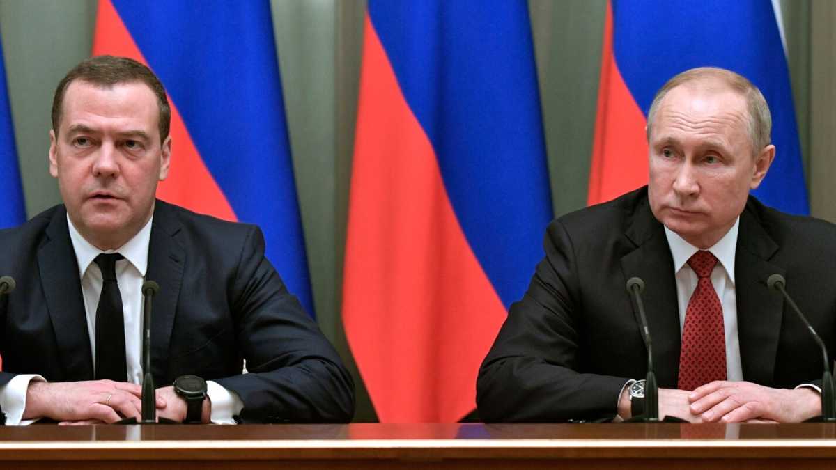 Immagine di Le dimissioni del governo russo e la scuola classista a Roma