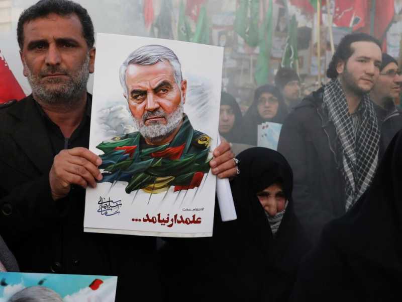 Un'immagine dei funerali del generale Suleimani a Teheran (foto LaPresse)