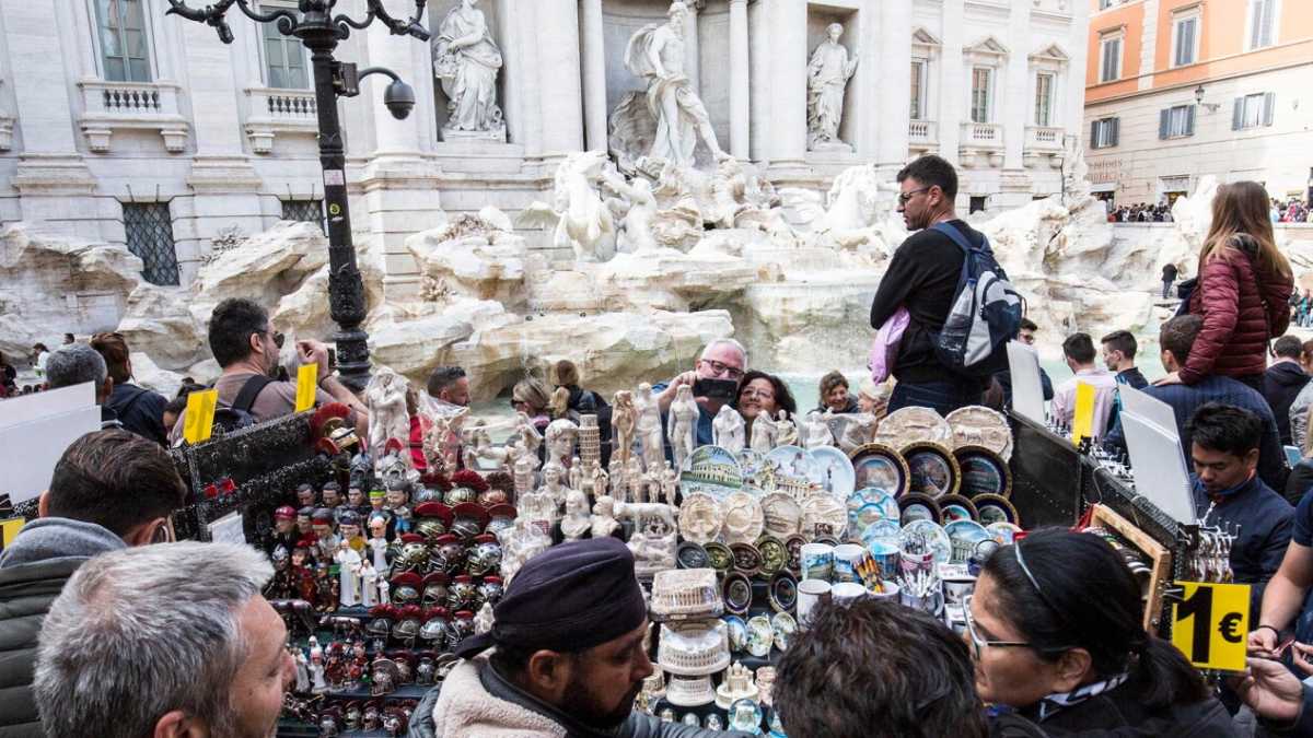 Immagine di Raggi ha ragione sulle bancarelle, ma sta facendo degli errori