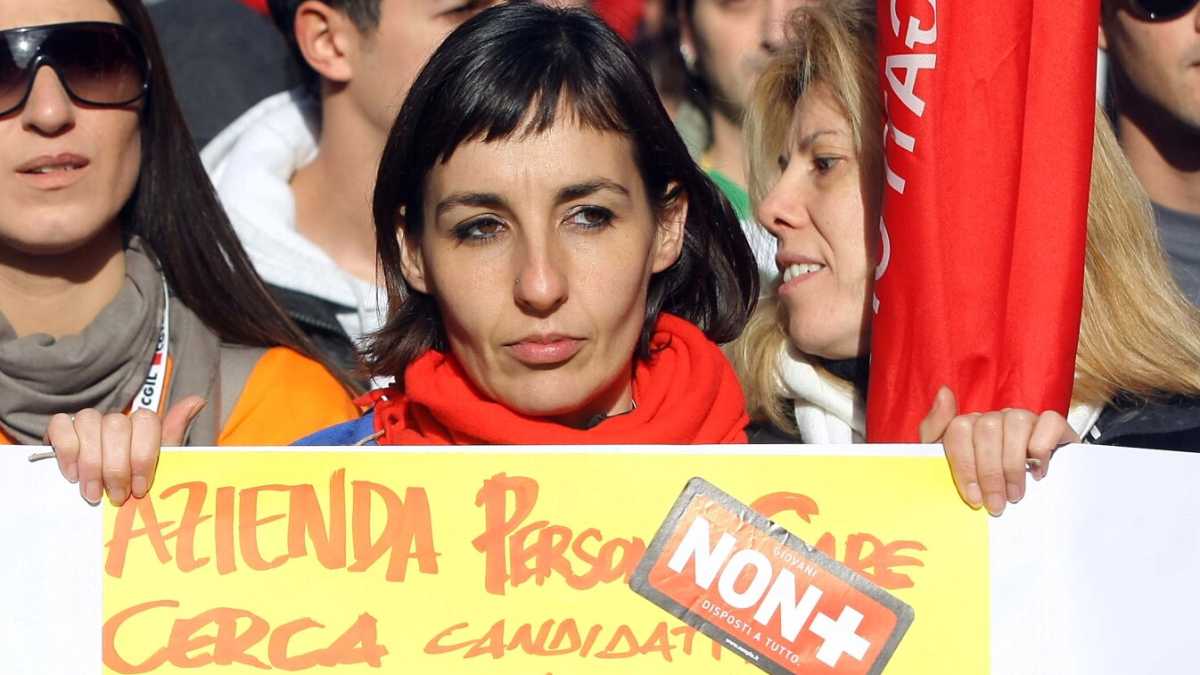Immagine di La politica e tutti i falsi amici dei giovani: storia di una generazione presa letteralmente per il culto