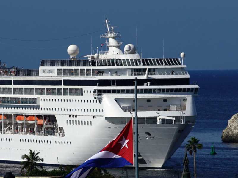 "Le terre emerse coprono due terzi del pianeta, noi copriamo il resto" è lo slogan pubblicitario della Msc. Nella foto LaPresse, una nave del gruppo a Cuba