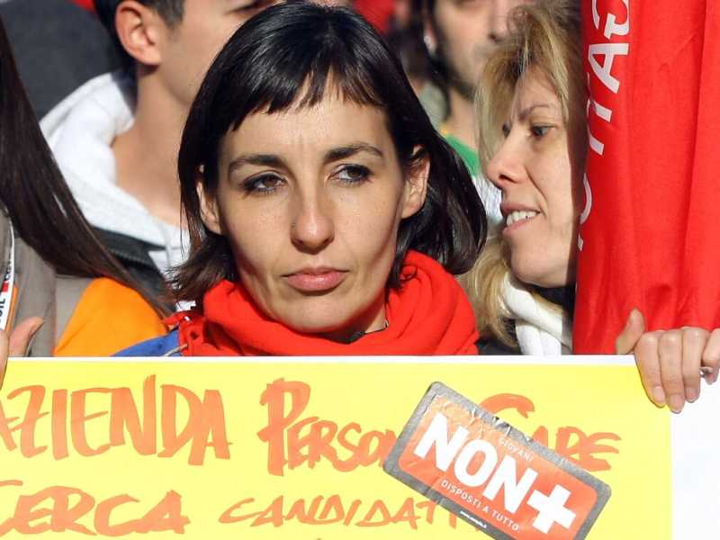 La politica e tutti i falsi amici dei giovani: storia di una generazione presa letteralmente per il culto