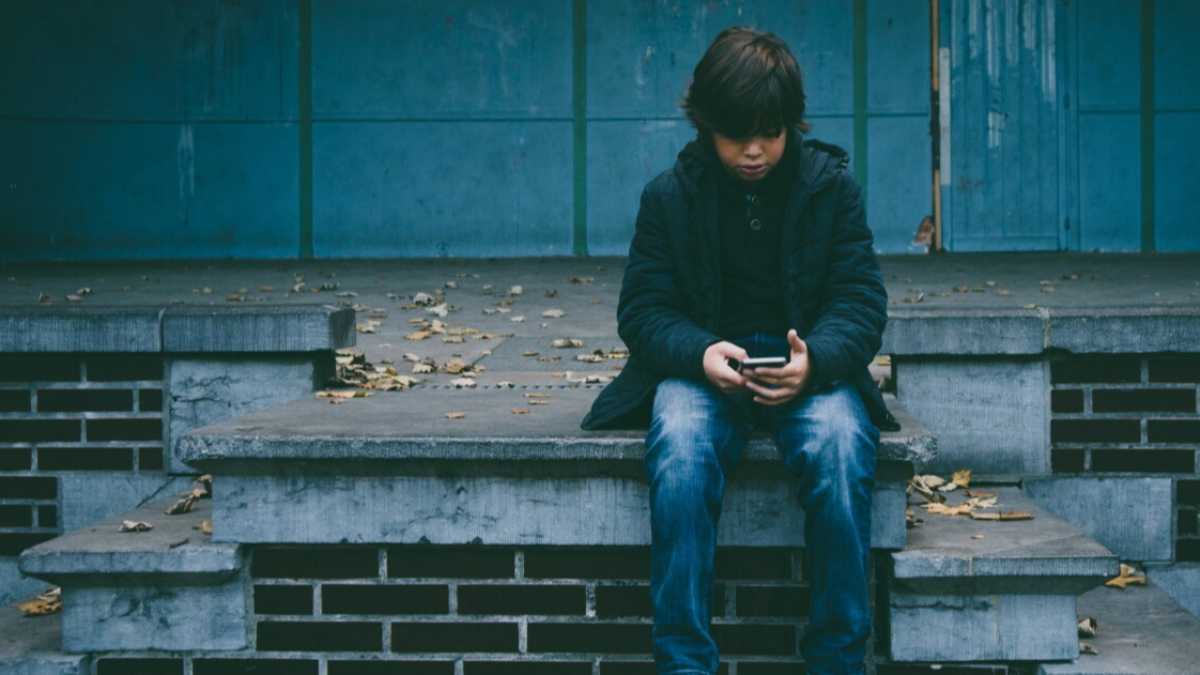 Immagine di Gli smartphone fanno venire la depressione ai ragazzi? Nuove ricerche dicono di no