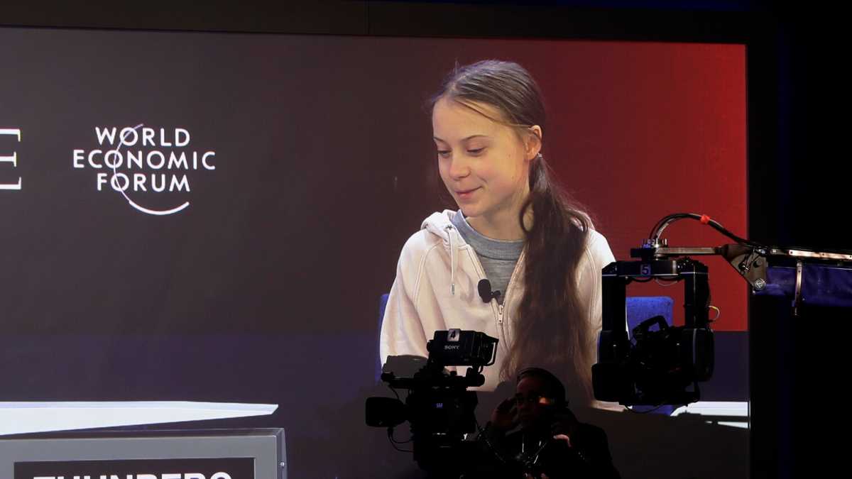 Immagine di Trump vs Greta a Davos e il rischio psicosi in Cina