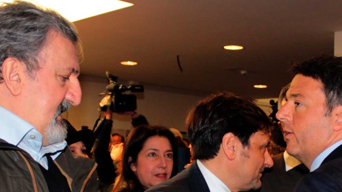 Immagine di Emiliano, con amici a destra e sinistra, scopre di non piacere a tutti