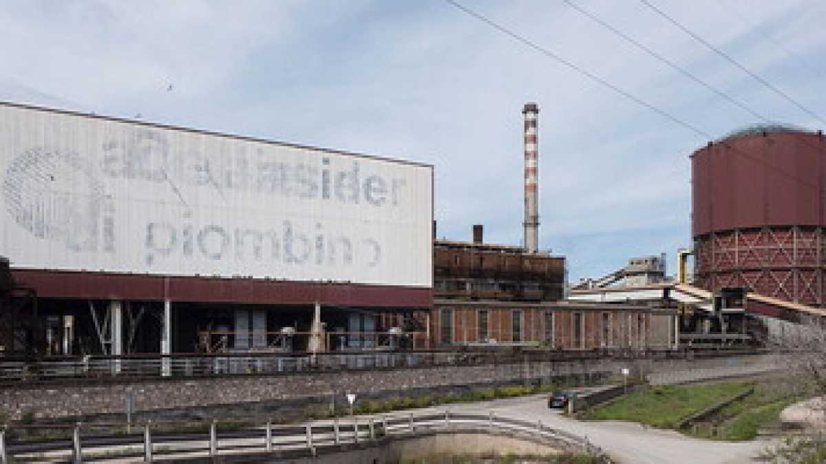 Immagine di L’azienda che doveva salvare Taranto tiene in ostaggio Piombino