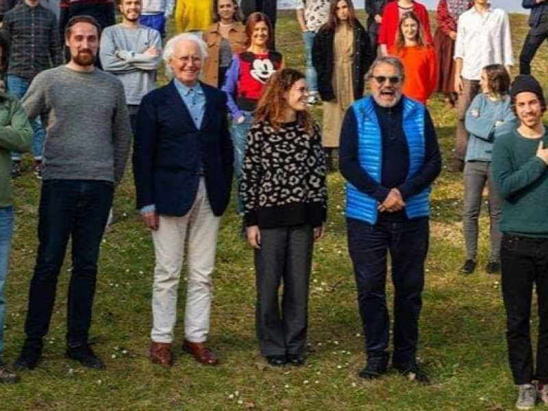 I fondatori del movimento delle Sardine in visita alla sede di Fabrica (foto Facebook/Maria Pavliuk)