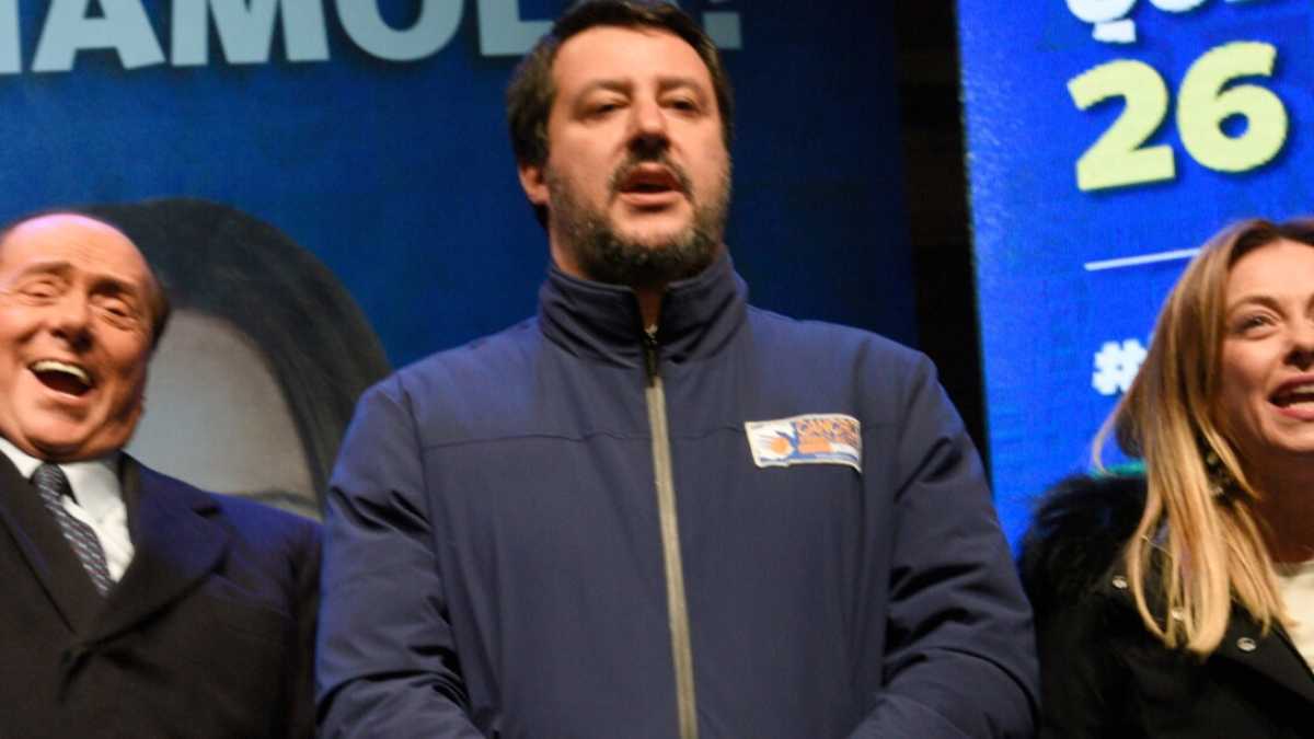 Immagine di Perché Salvini, Meloni e Berlusconi sognano che Renzi abbatta Conte