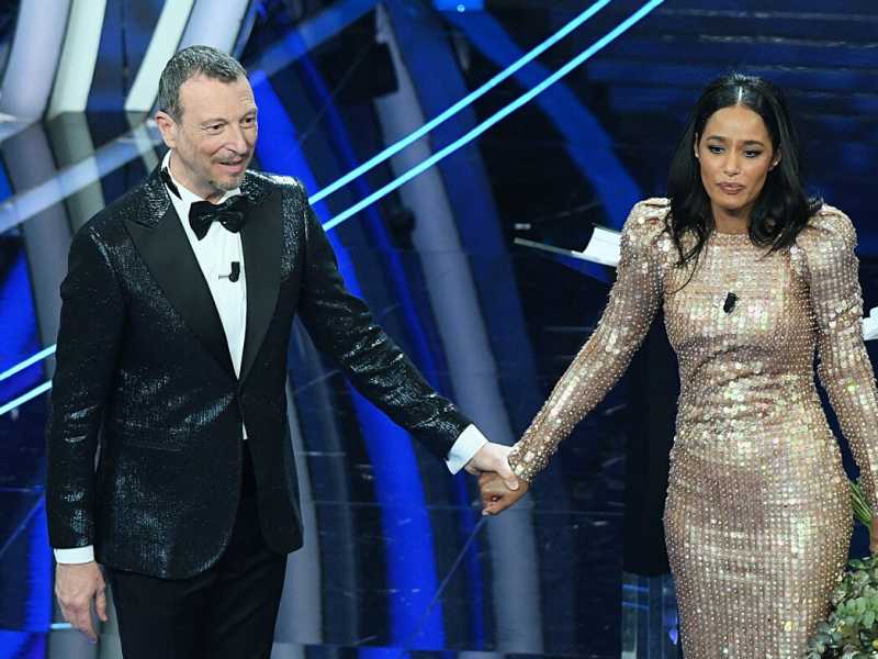 Amadeus e Rula Jebreal alla prima serata di Sanremo (foto LaPresse)