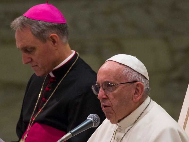 Georg G&auml;nswein con Papa Francesco (foto LaPresse)