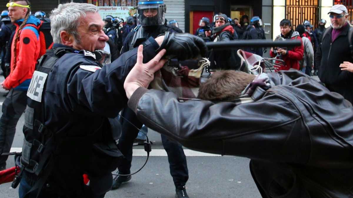 Immagine di Gli agenti scrittori nella Francia delle proteste e delle violenze della polizia