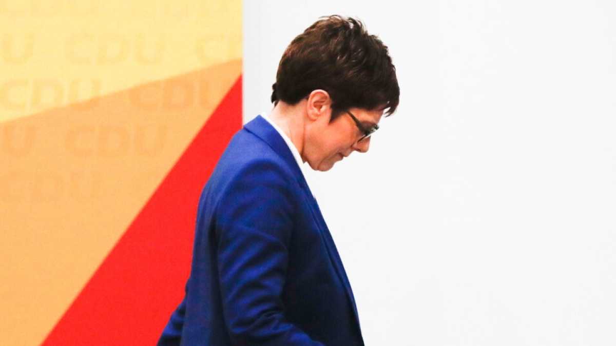Immagine di AKK lascia e non sarà l’erede della Merkel