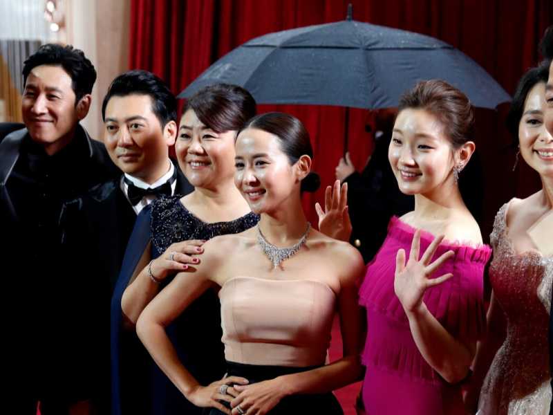 Il cast di Parasite agli Oscar (foto LaPresse)