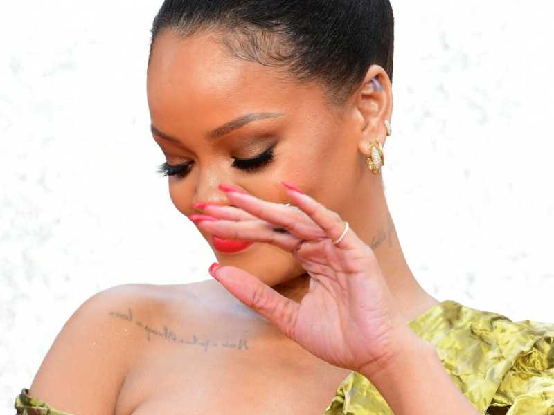 Lettera d'amore (con palma sul mare) a Rihanna