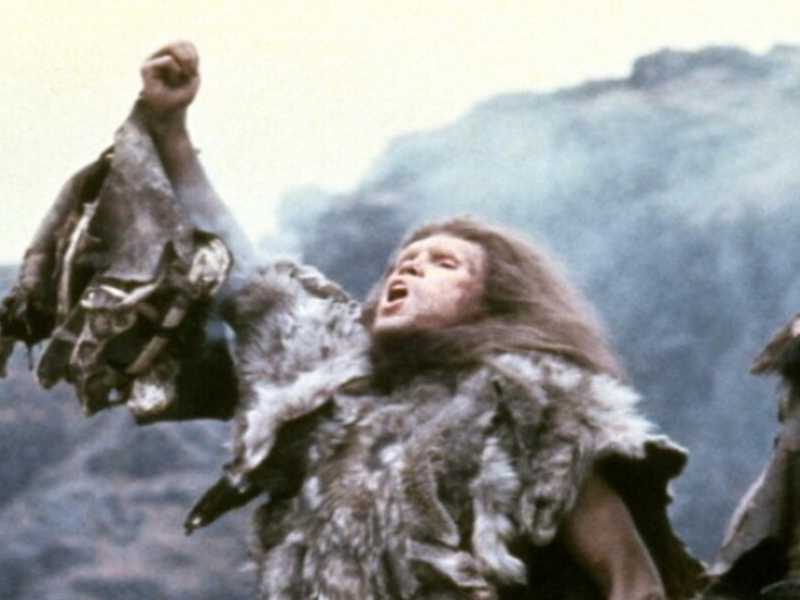 Una scena di La guerra del fuoco (La guerre du feu) un film del 1981 diretto da Jean-Jacques Annaud