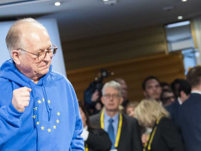 Lo scorso anno Wolfgang Ischinger, presidente della Munich Security Conference, si &egrave; presentato con una felpa europeista