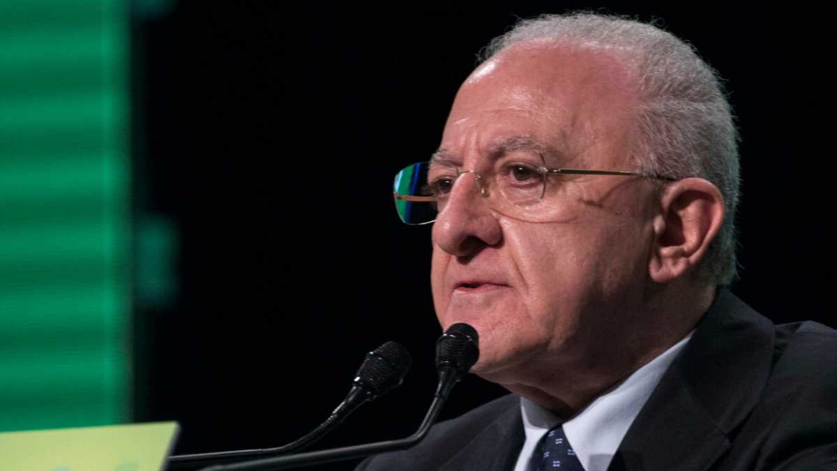 Immagine di Per il M5s De Luca è un “film dell’orrore già visto, come Caldoro”