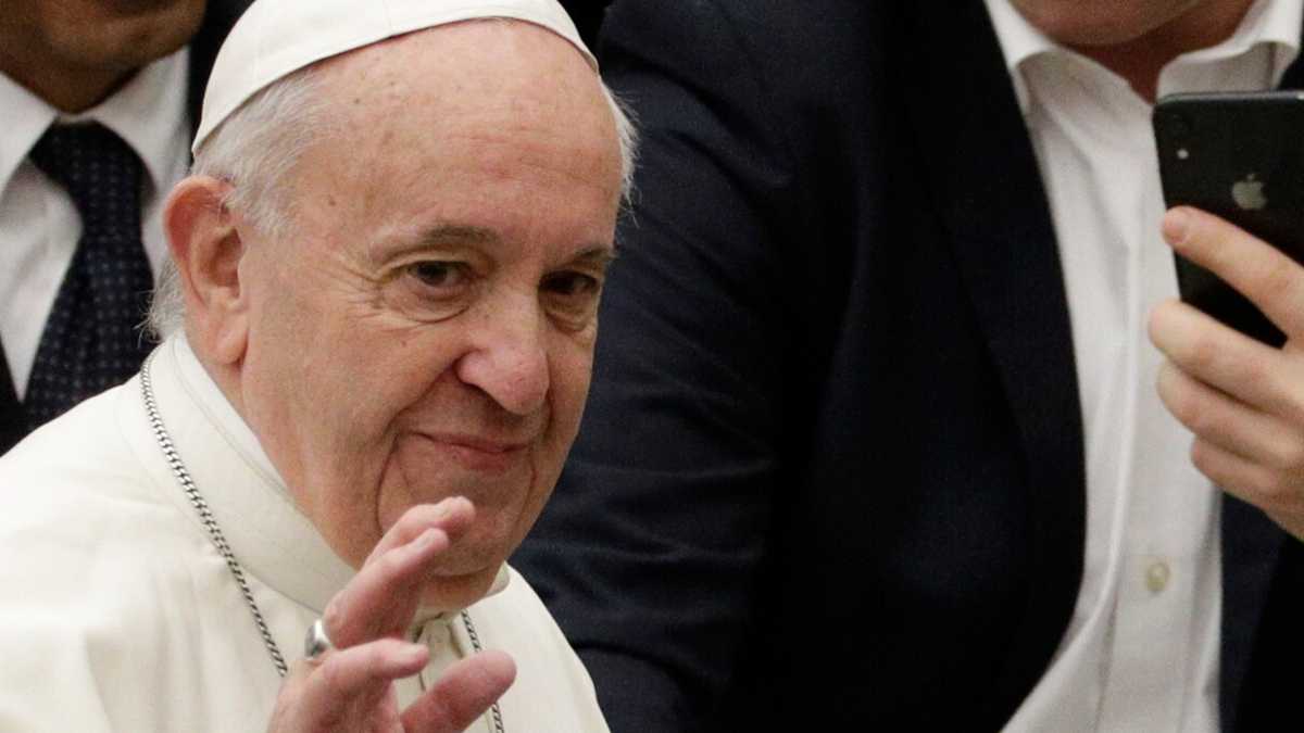 Immagine di Da sinistra a destra, il campo dei delusi dall’esortazione papale è affollato