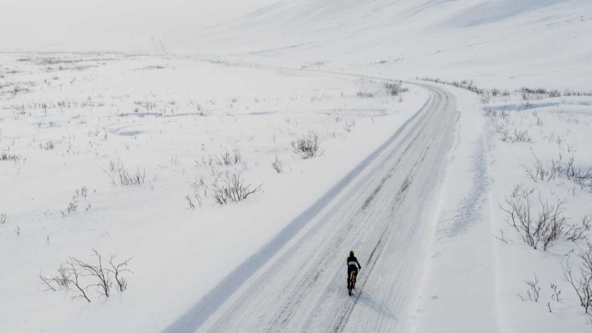 Immagine di La bici come Caronte. Il mondo scoperto pedalando nel silenzio