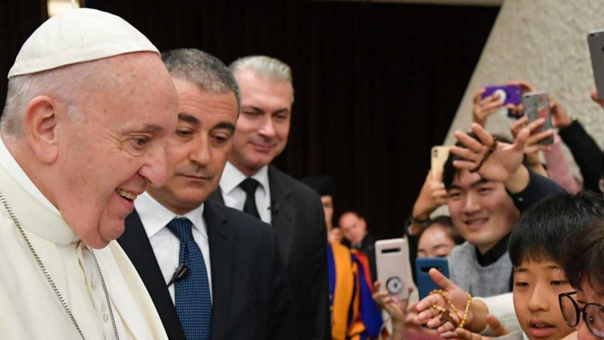 Immagine di Basta libri sul Papa