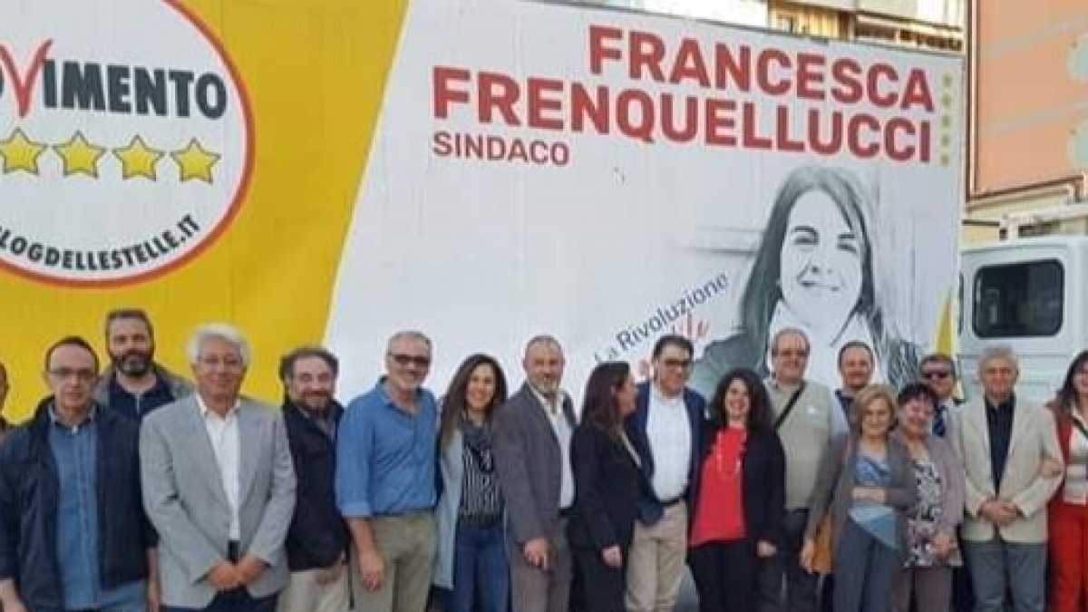 Immagine di Lo strano caso del M5s che caccia chi vuole allearsi con il Pd
