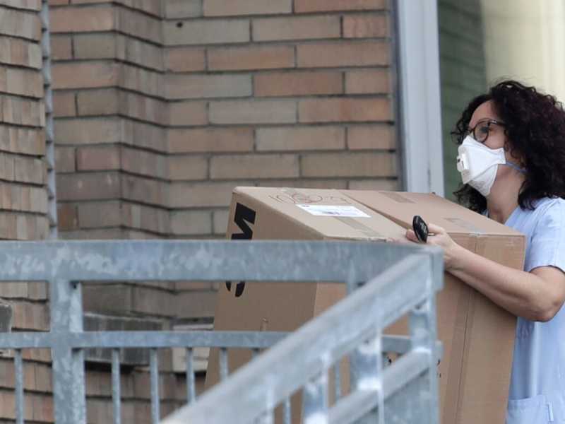 Personale ospedaliero a Codogno (foto LaPresse/Luca Bruno)