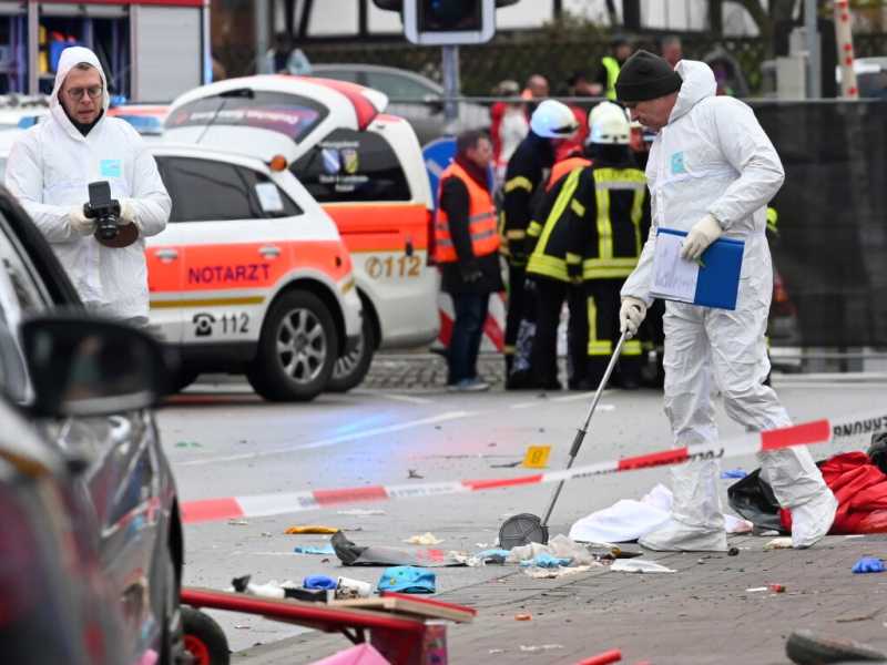 In Germania un'auto travolge 30 persone durante una sfilata di Carnevale
