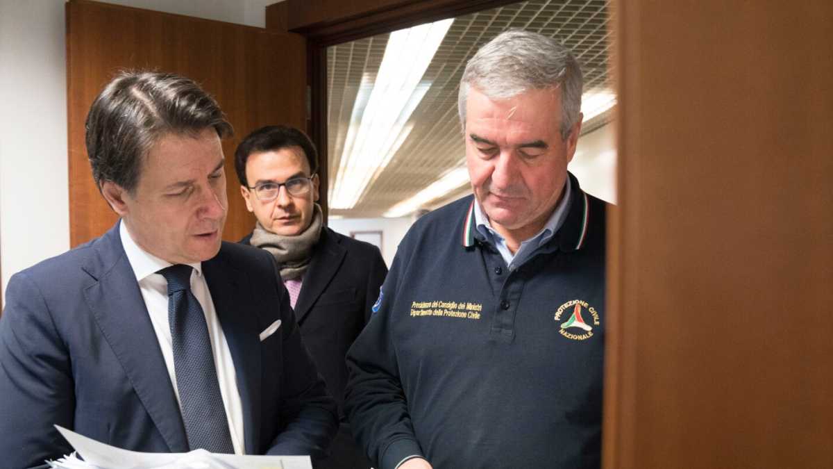 Immagine di La polemica tra Conte e Fontana sul coronavirus e la morte di Mubarak