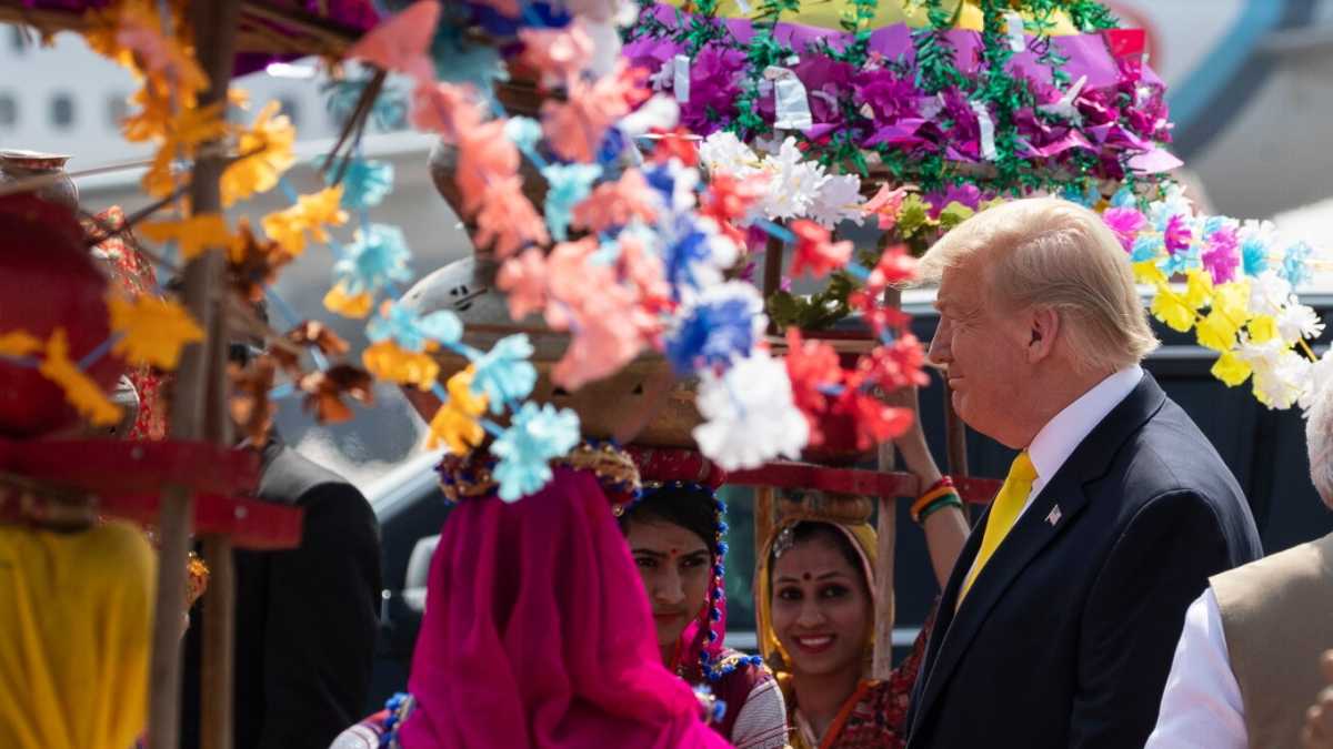 Immagine di “Namaste Trump” e l’accoglienza di Modi