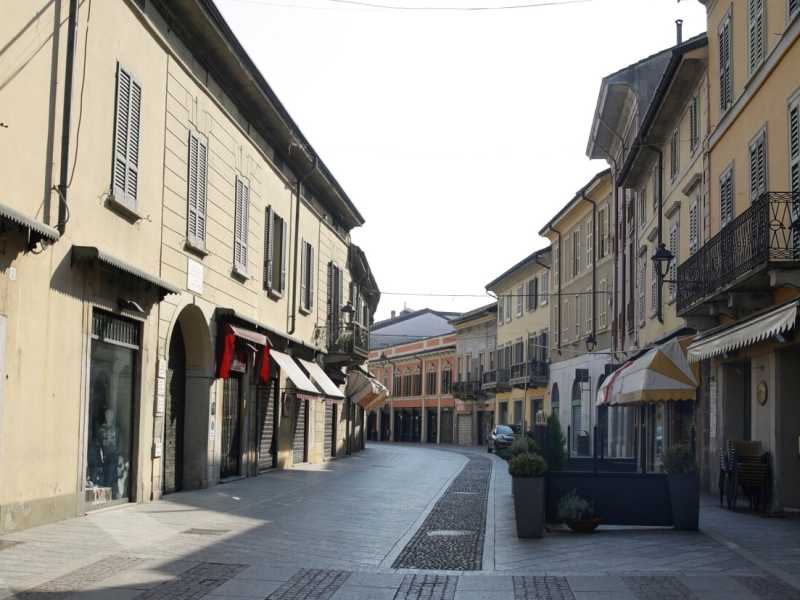 Il centro di Codogno deserto in questi giorni (foto LaPresse)