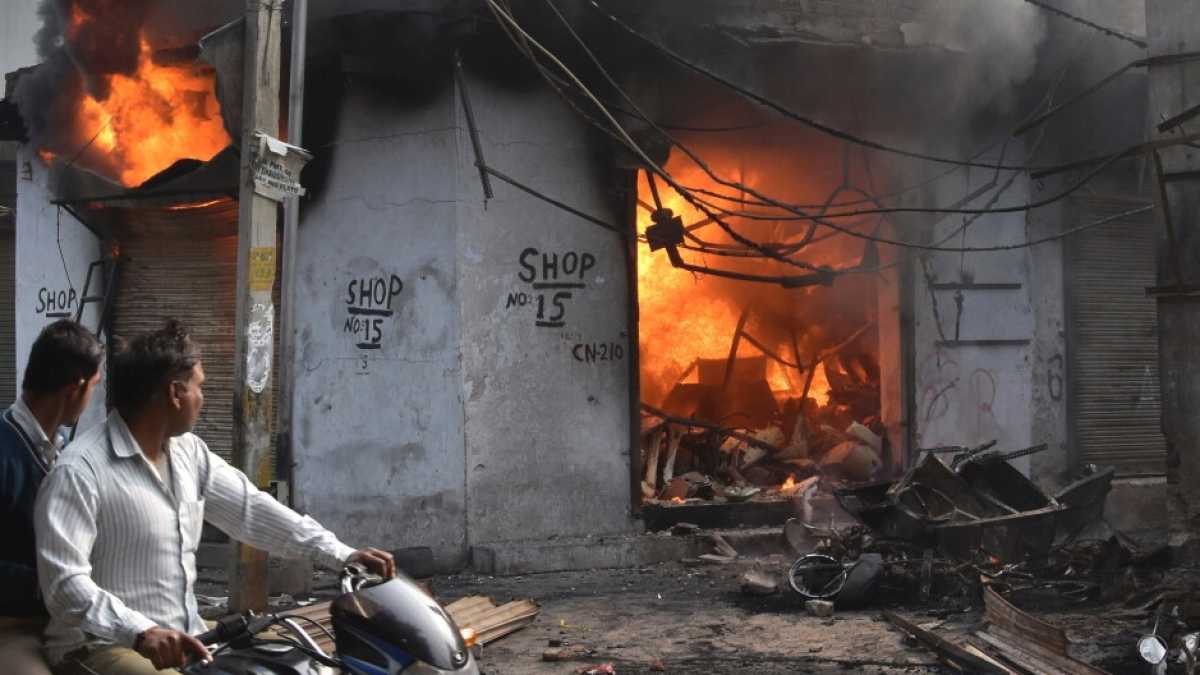 Immagine di I danni del coronavirus e gli scontri a Nuova Delhi