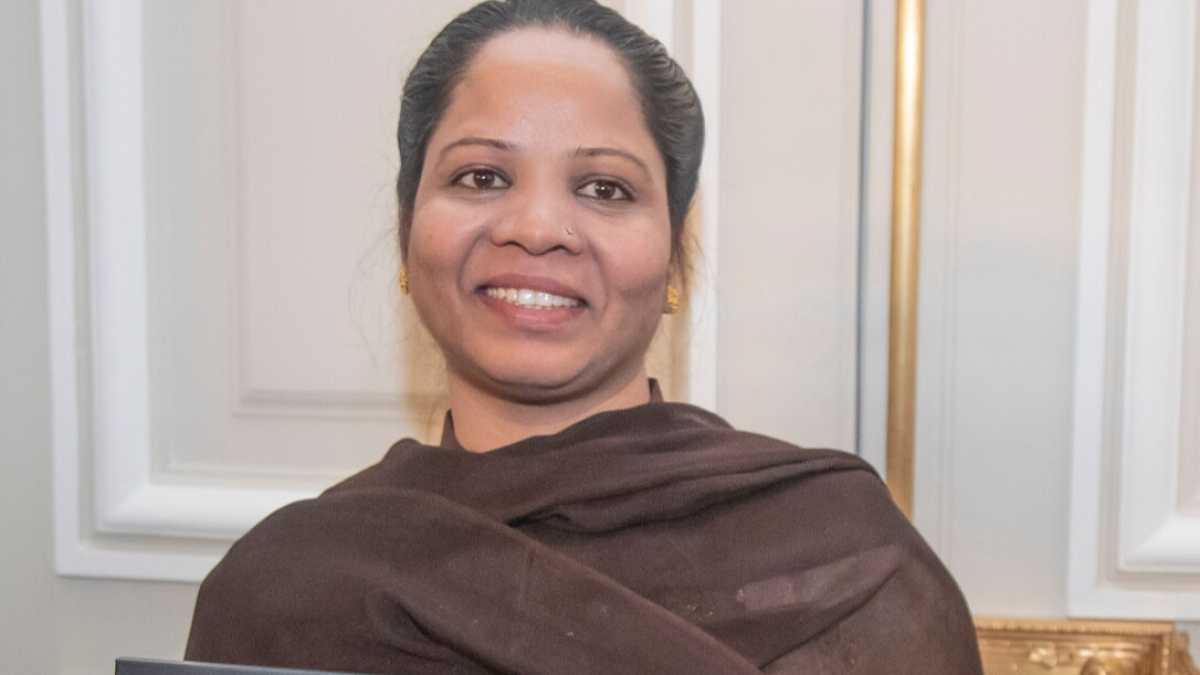 Immagine di “Gli islamisti continuano a minacciarmi”. Asia Bibi a Parigi, e Macron l’accoglie