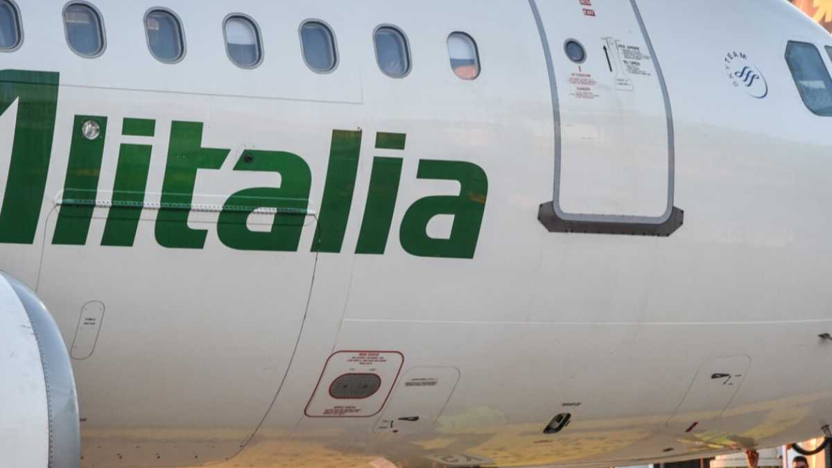 Immagine di Il coronavirus aggrava le condizioni del paziente Alitalia