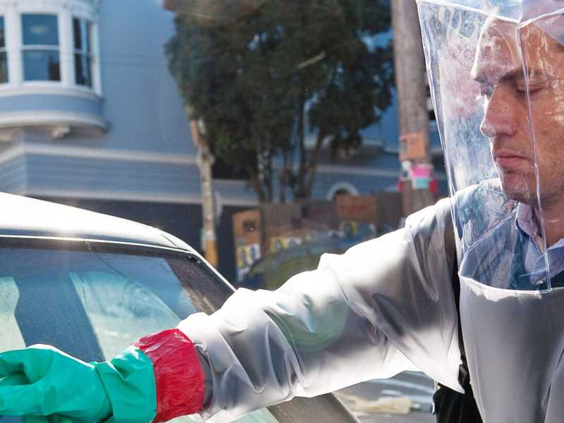 &ldquo;Contagion&rdquo; &egrave; un film del 2011 diretto da Steven Soderbergh e con un cast d&rsquo;eccezione: Marion Cotillard, Matt Damon, Laurence Fishburne, Jude Law, Gwyneth Paltrow (foto Warner Bros)