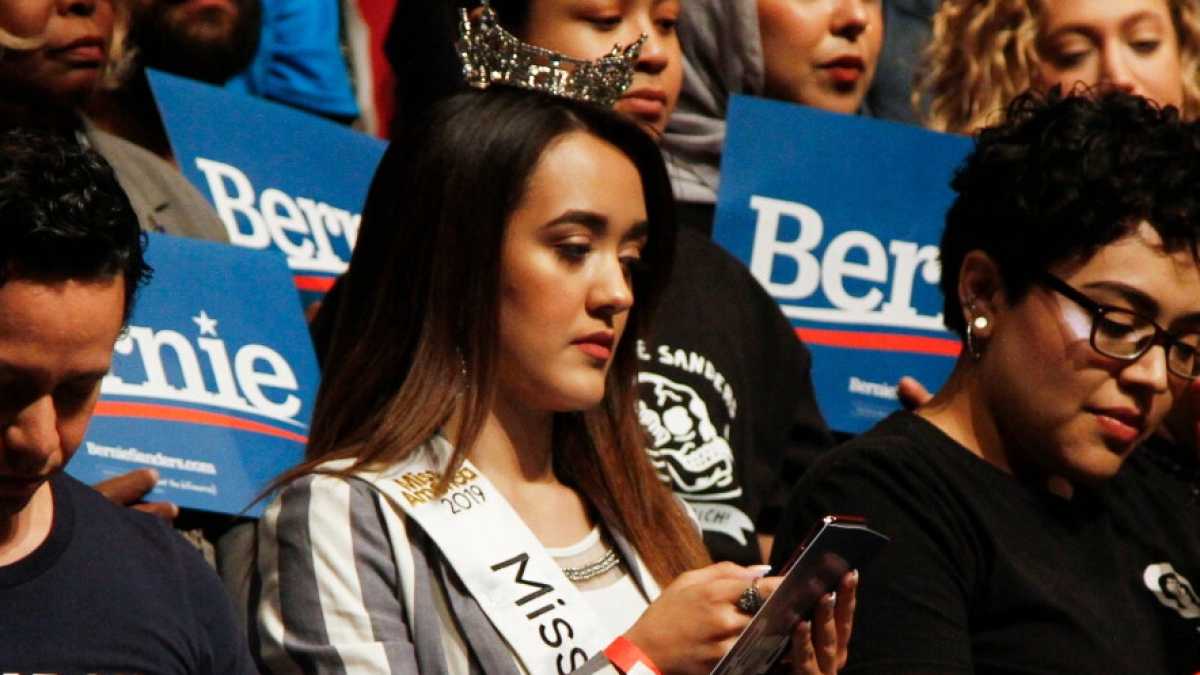 Immagine di Ad Austin c’è un flirt con Bernie, sognando la California