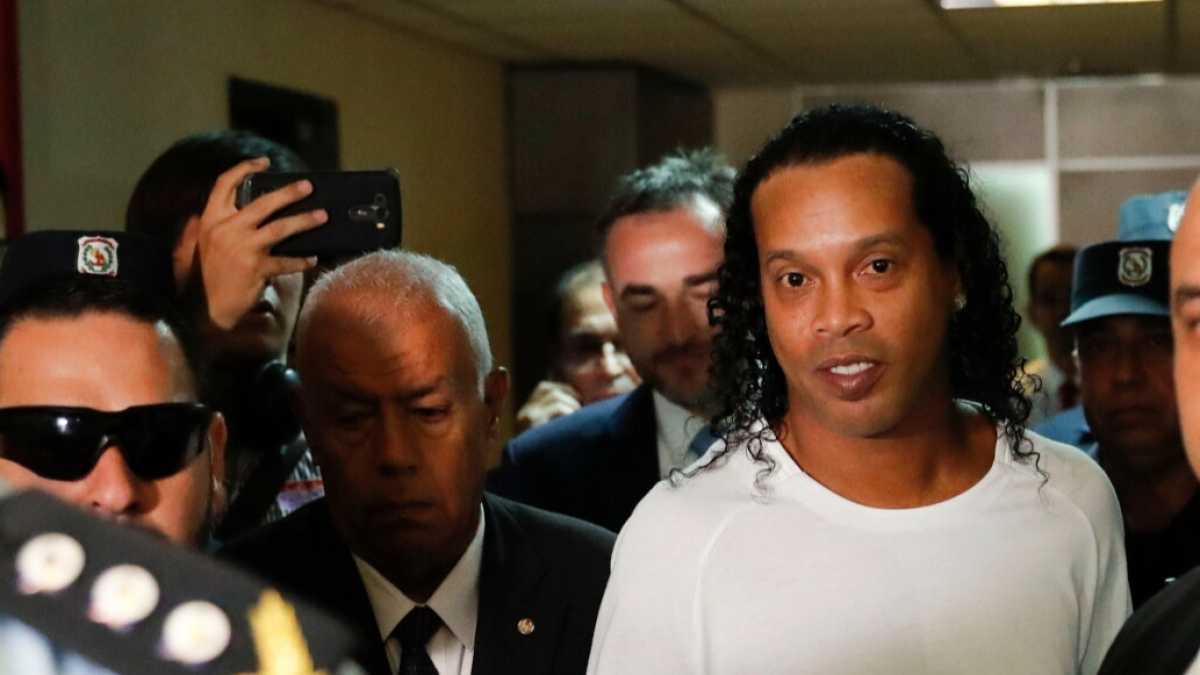 Immagine di Il passaporto di Ronaldinho e le botte di Dier