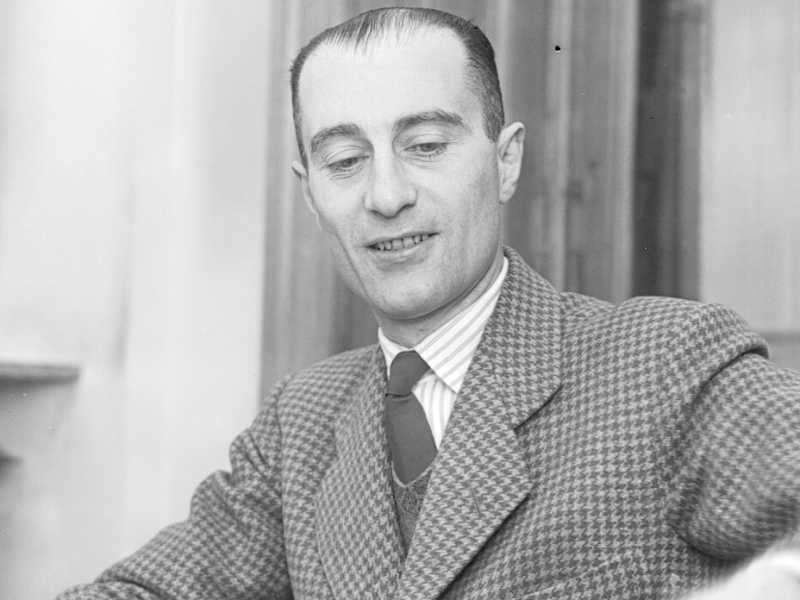 Indro Montanelli nel suo ufficio al Corriere della Sera, 1 marzo 1950 (foto LaPresse)