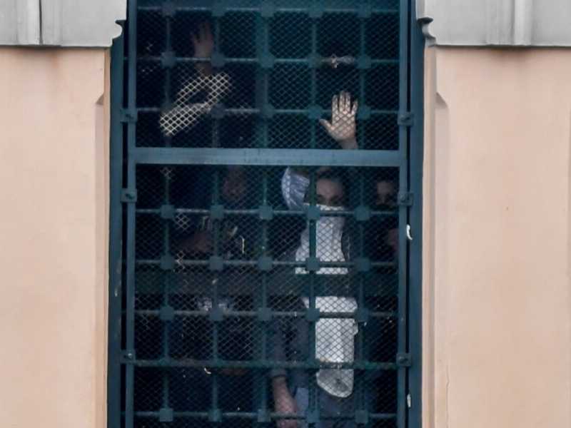 La protesta nel carcere di San Vittore (foto LaPresse)