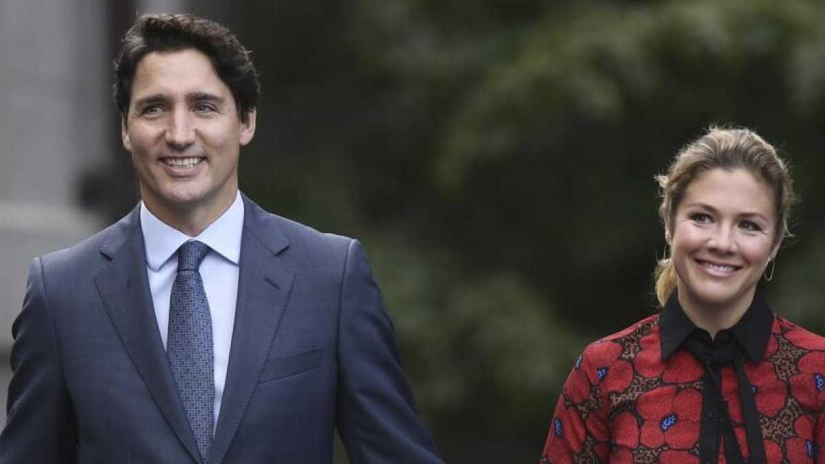 Immagine di Lo stato infettato si avvicina al popolo