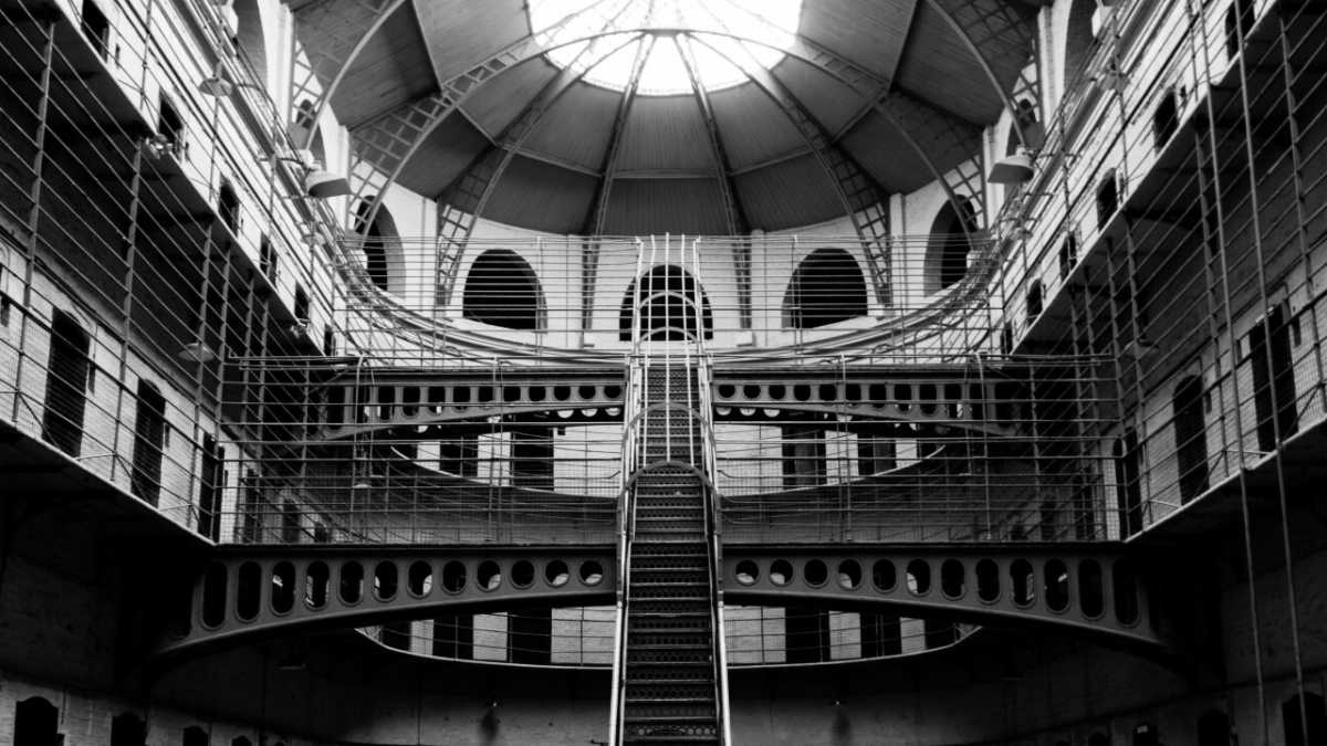 Immagine di Il corovirus e il panopticon universale
