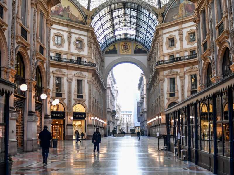 Coronavirus, Milano deserta in quarantena (foto LaPresse)
