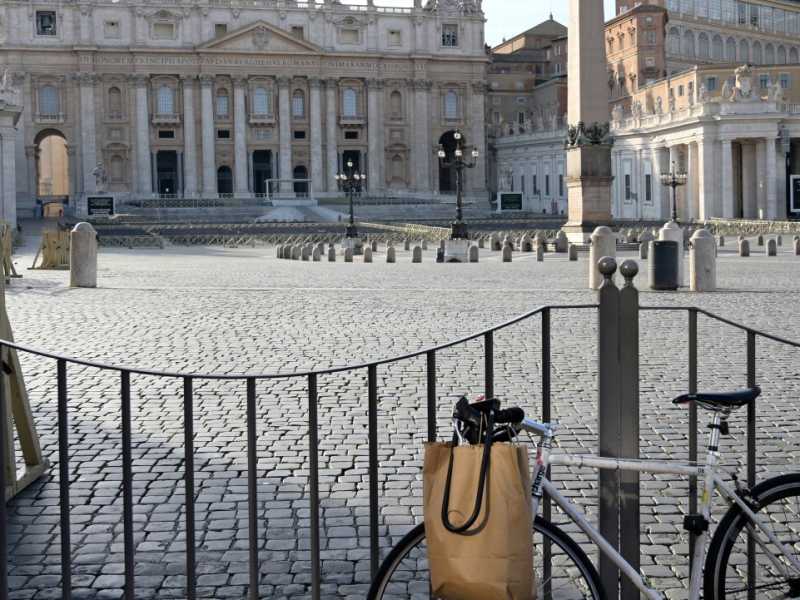 Un'immagine di piazza San Pietro (foto LaPresse)
