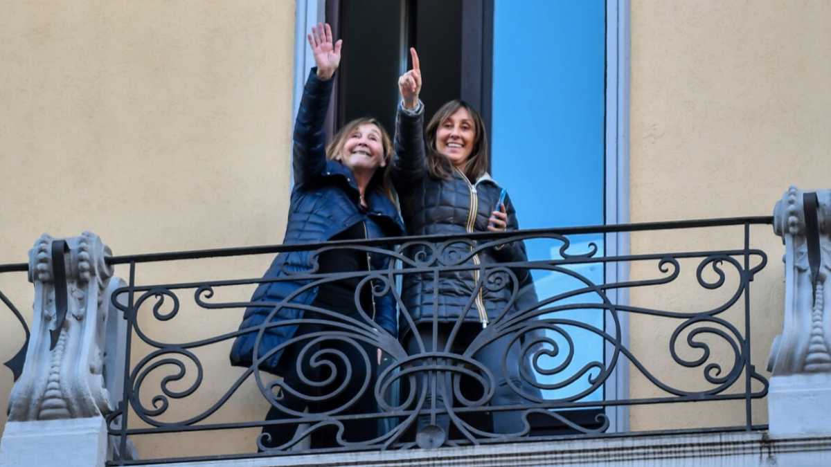 Immagine di Gli italiani sul balcone sono uno spettacolo rincuorante