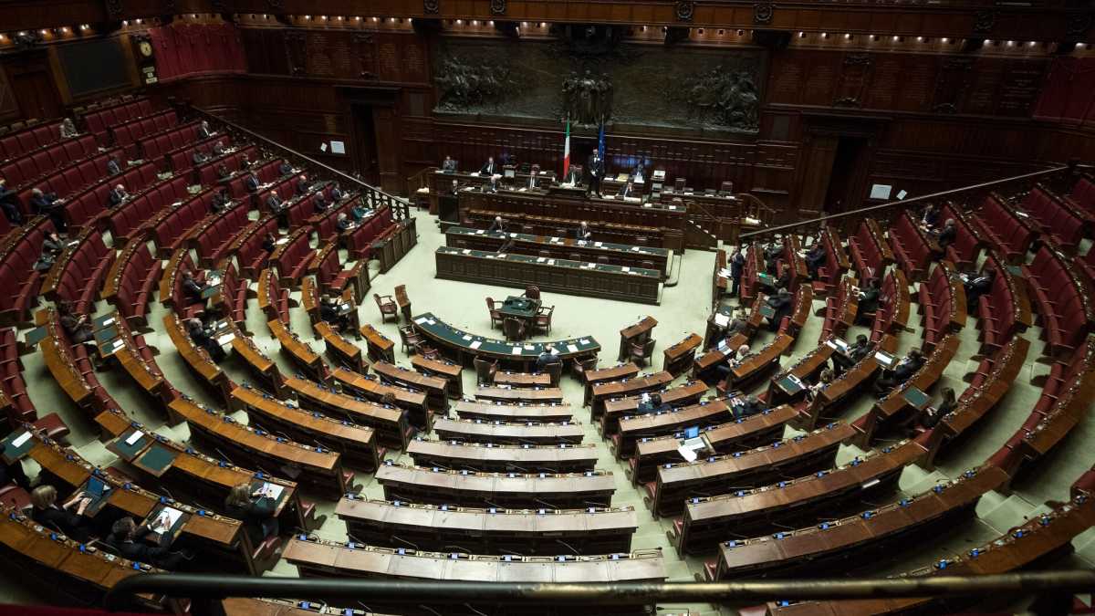 Immagine di Più europeismo e meno populismo. Salviamo il Parlamento