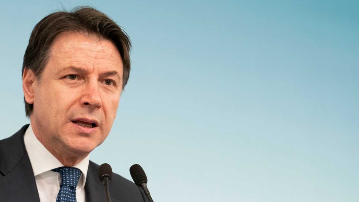 Immagine di Tra Conte e il Cav. prove di maggioranza “Mes” e i grillini si spaccano